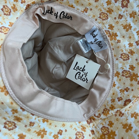 NWT Lack of Color Peach Bloom Floral Cotton Holiday Bucket Hat Small / Medium - Picture 2 of 3